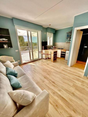 MONO PRIMULA meraviglioso con wifi, aria condizionata e stupenda terrazza vista mare